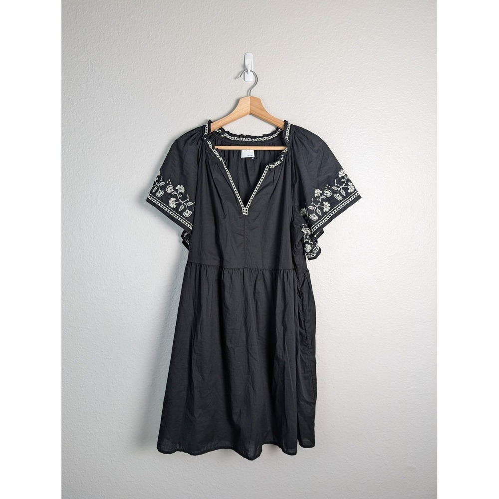Old Navy Black Embroidered Trapeze Swing Dress V-Neck Womens SIZE L 145
